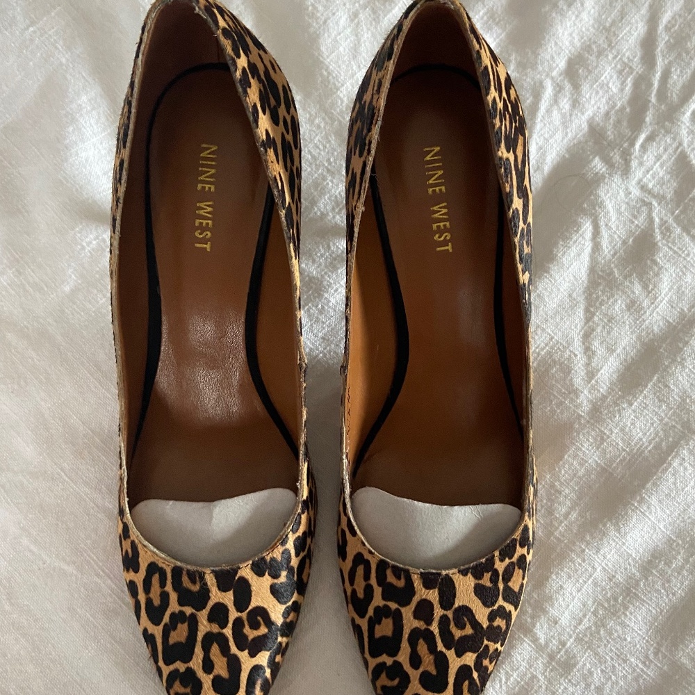 Nine West Leopard Print Heel popular shoe dresses up jeans and anything else!!!!